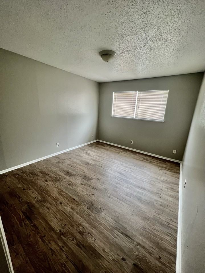1201 East Sinton Street - Photo 6 of 22