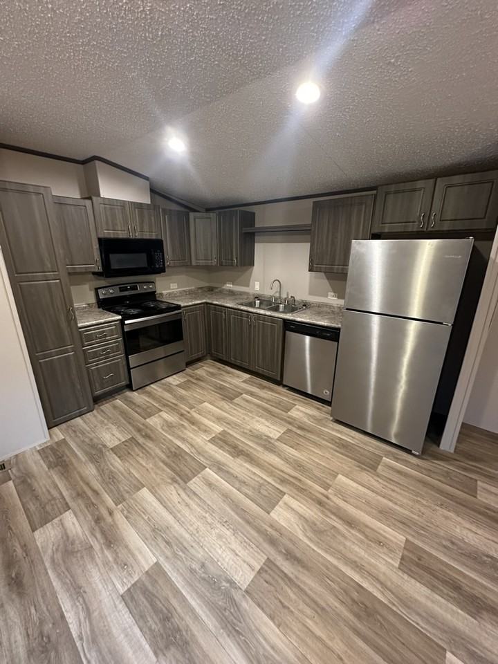 14 Nuthatch Dr - Photo 2 of 8