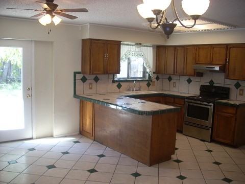 2737 Blue Grass Dr - Photo 3 of 8