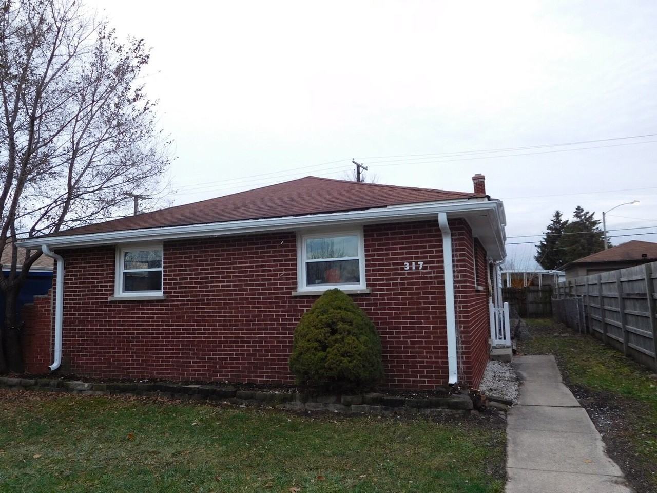 317 E Hirsch St - Photo 2 of 11