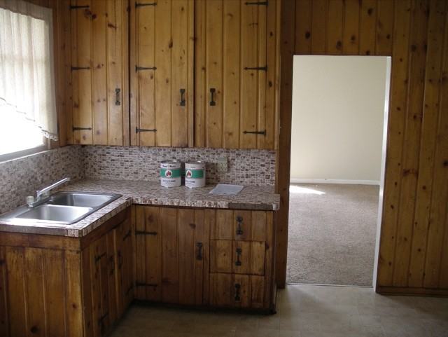 1499 S Richards St - Photo 2 of 7