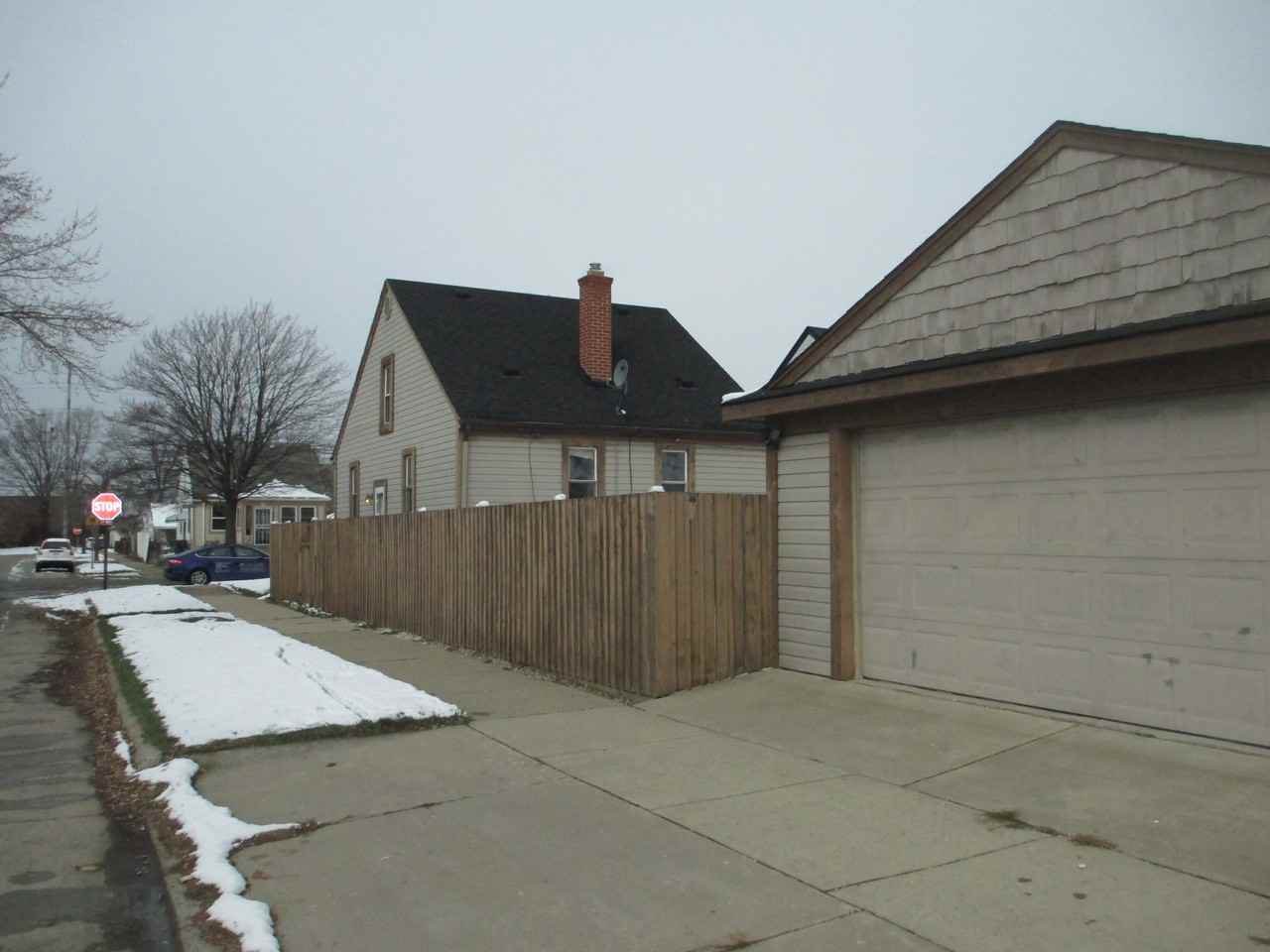 17248 Harman St - Photo 3 of 3