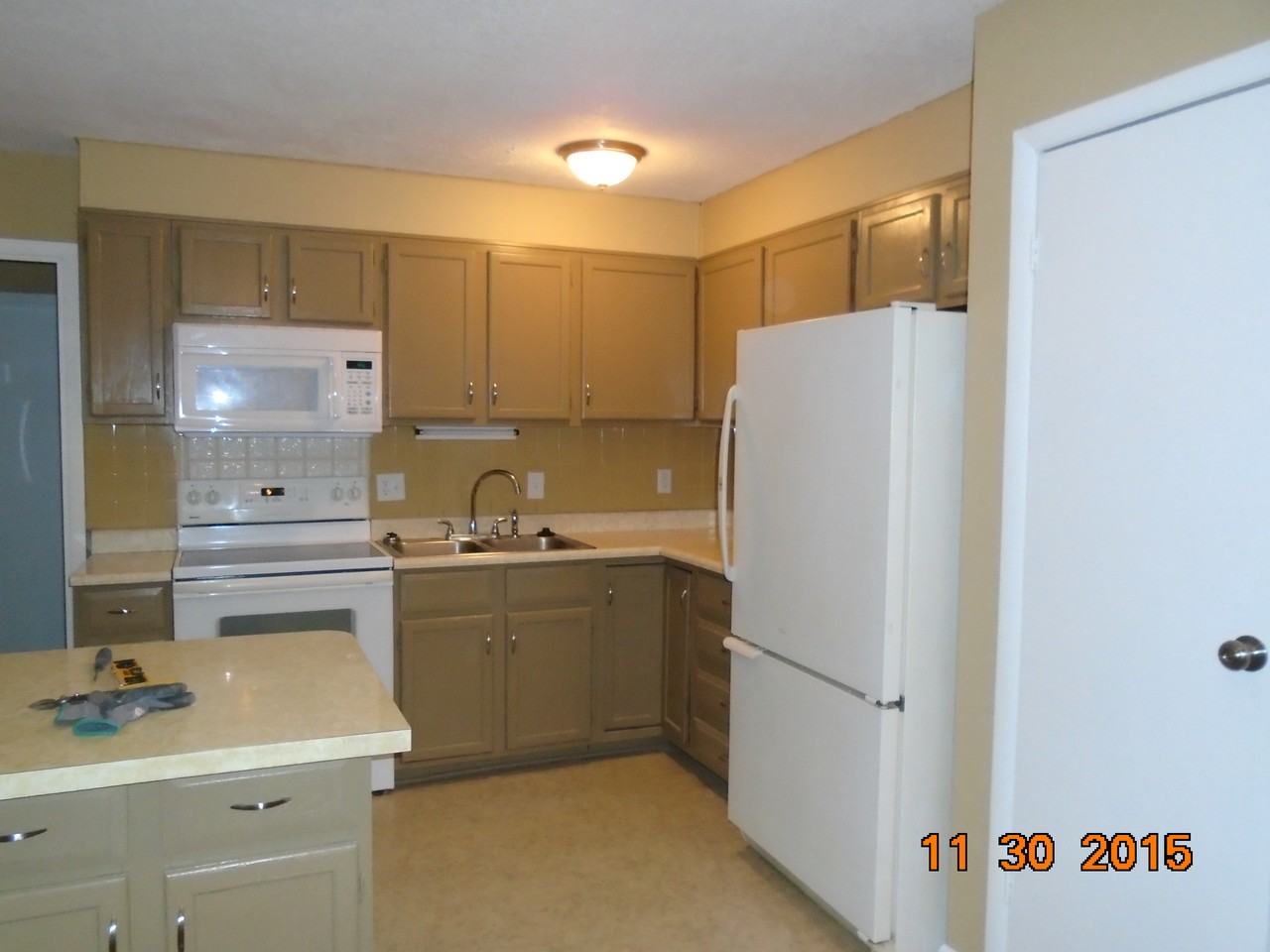 1207 N Viking Dr - Photo 3 of 22