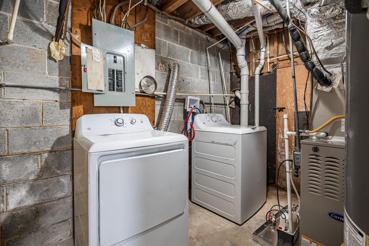 Satellite Boulevard - Photo 4 of 5