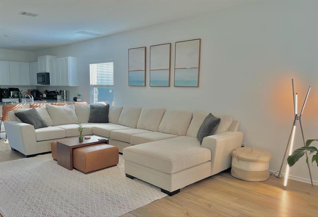 2209 Four Waters Loop - Photo 3 of 8