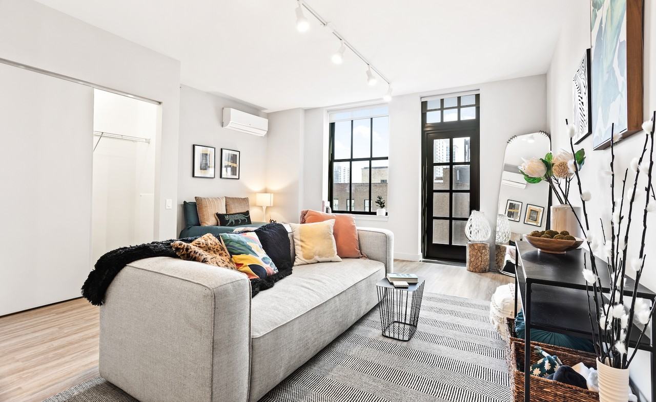 330 South Wells Street #0803 - Photo 2 of 25