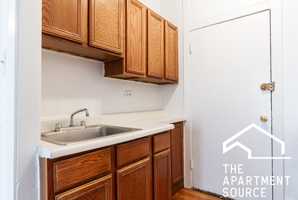 featured image of 628 W Cornelia Ave #W2