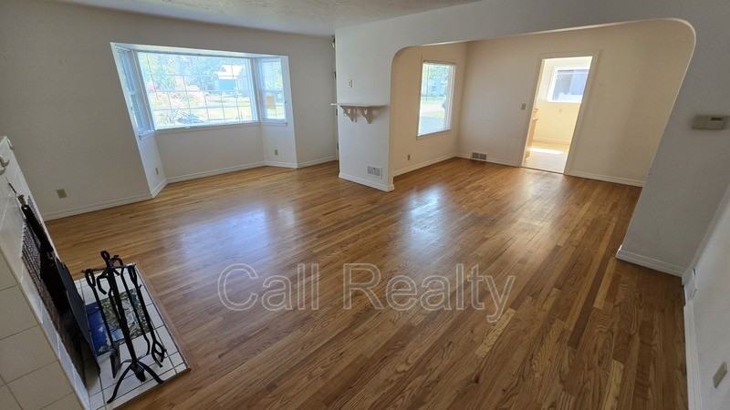 4018 S Hatch St - Photo 3 of 15