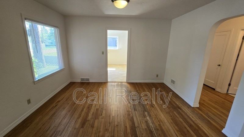 4018 S Hatch St - Photo 5 of 15