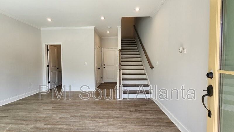 2639 Creekside Dr Nw - Photo 3 of 36