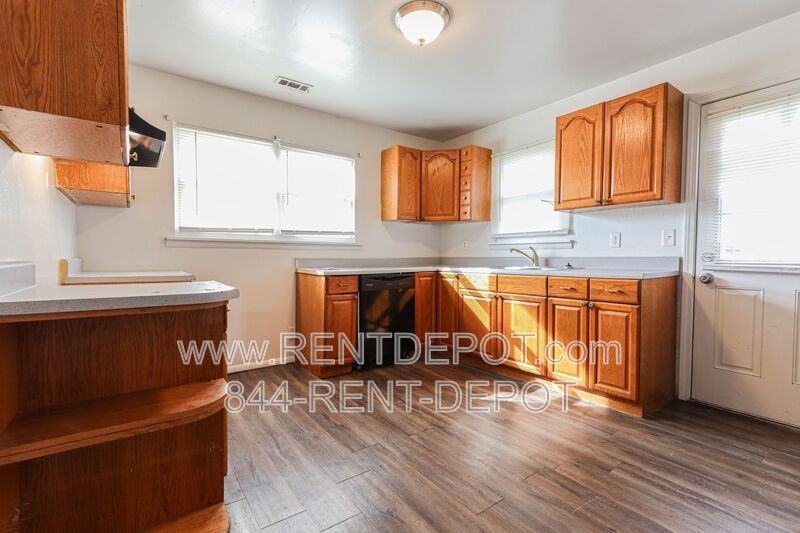 1734 S New York Ave - Photo 4 of 16