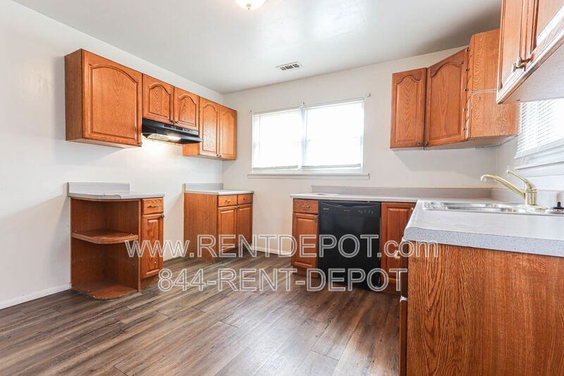 1734 S New York Ave - Photo 5 of 16