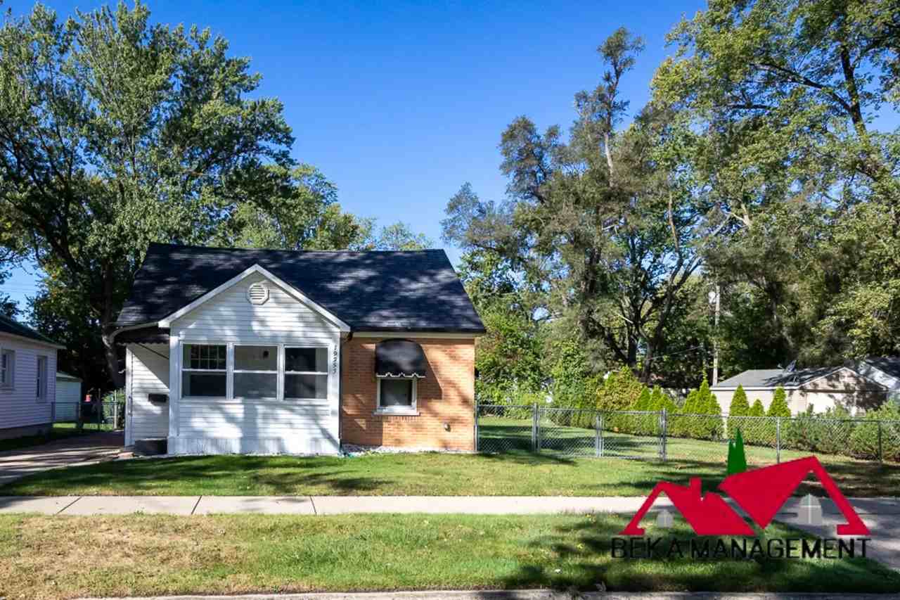 19253 Five Points St - Photo 2 of 20