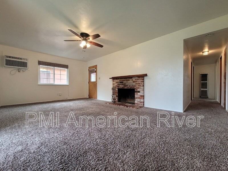 625 Elizabeth St - Photo 6 of 18