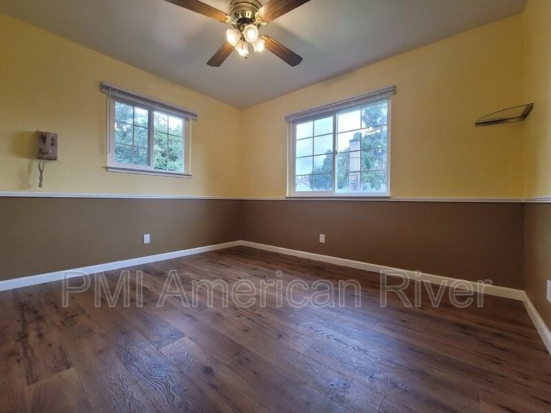 625 Elizabeth St - Photo 7 of 18