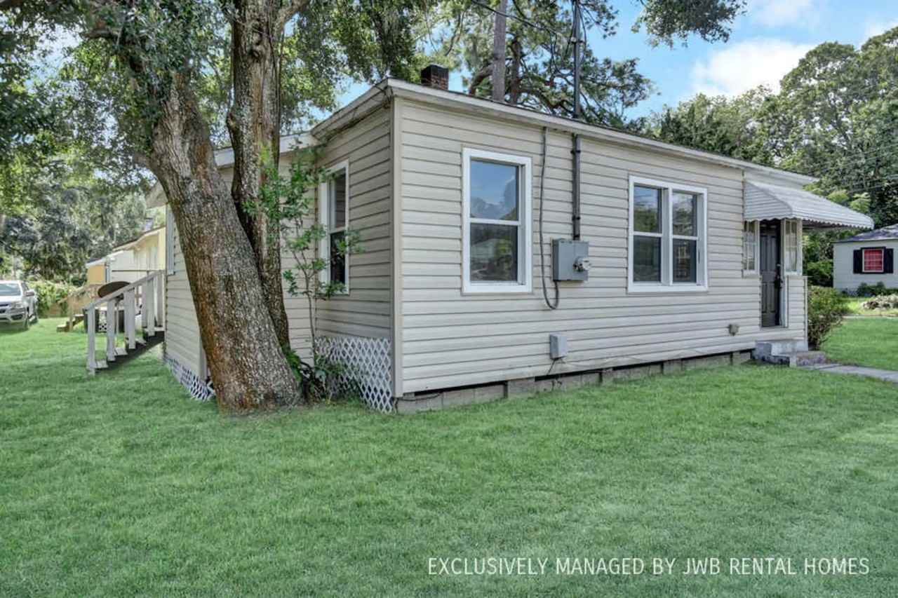 1953 Jones St - Photo 2 of 5