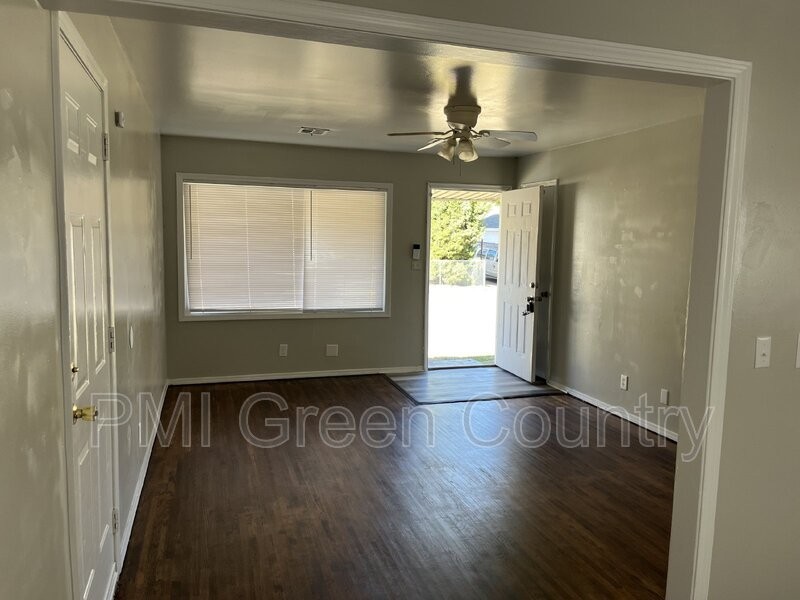 4232 E Young Pl - Photo 3 of 17