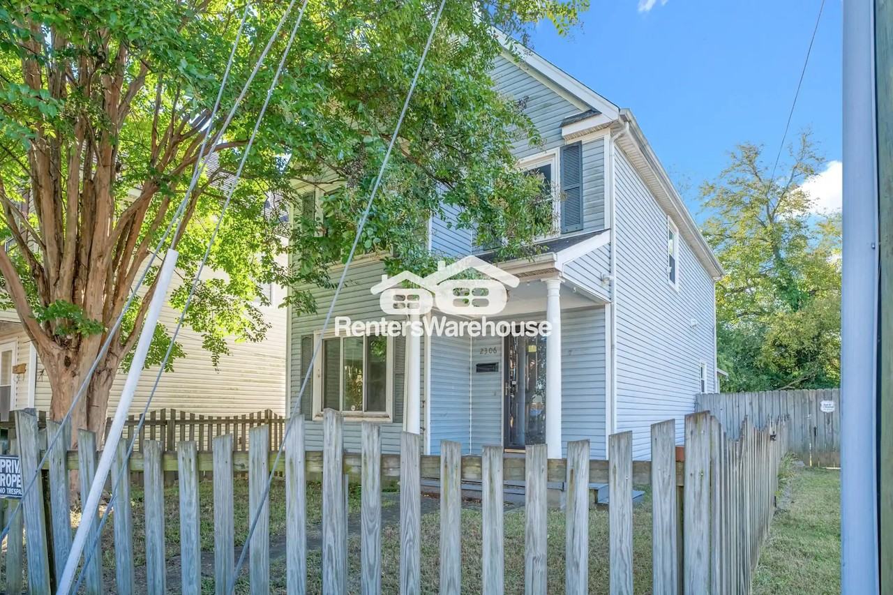 2306 Marion Mashore St - Photo 2 of 28