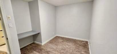 110 Woodsmere Close - Photo 4 of 15