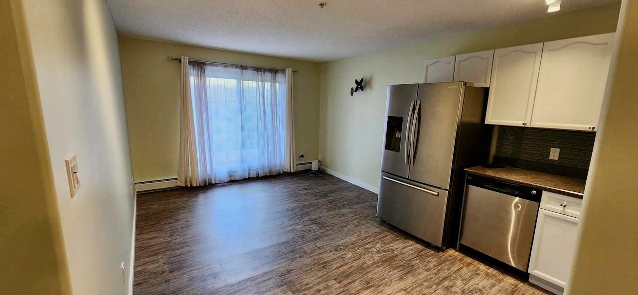 110 Woodsmere Close - Photo 5 of 15