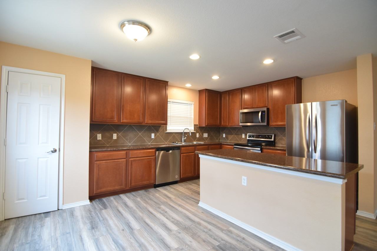 9141 Sage Loop Ct - Photo 5 of 26