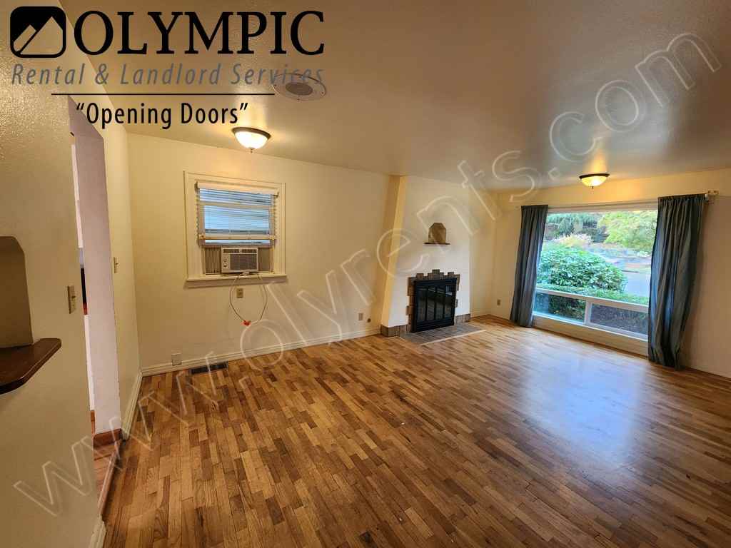 108 Percival St Nw - Photo 3 of 28