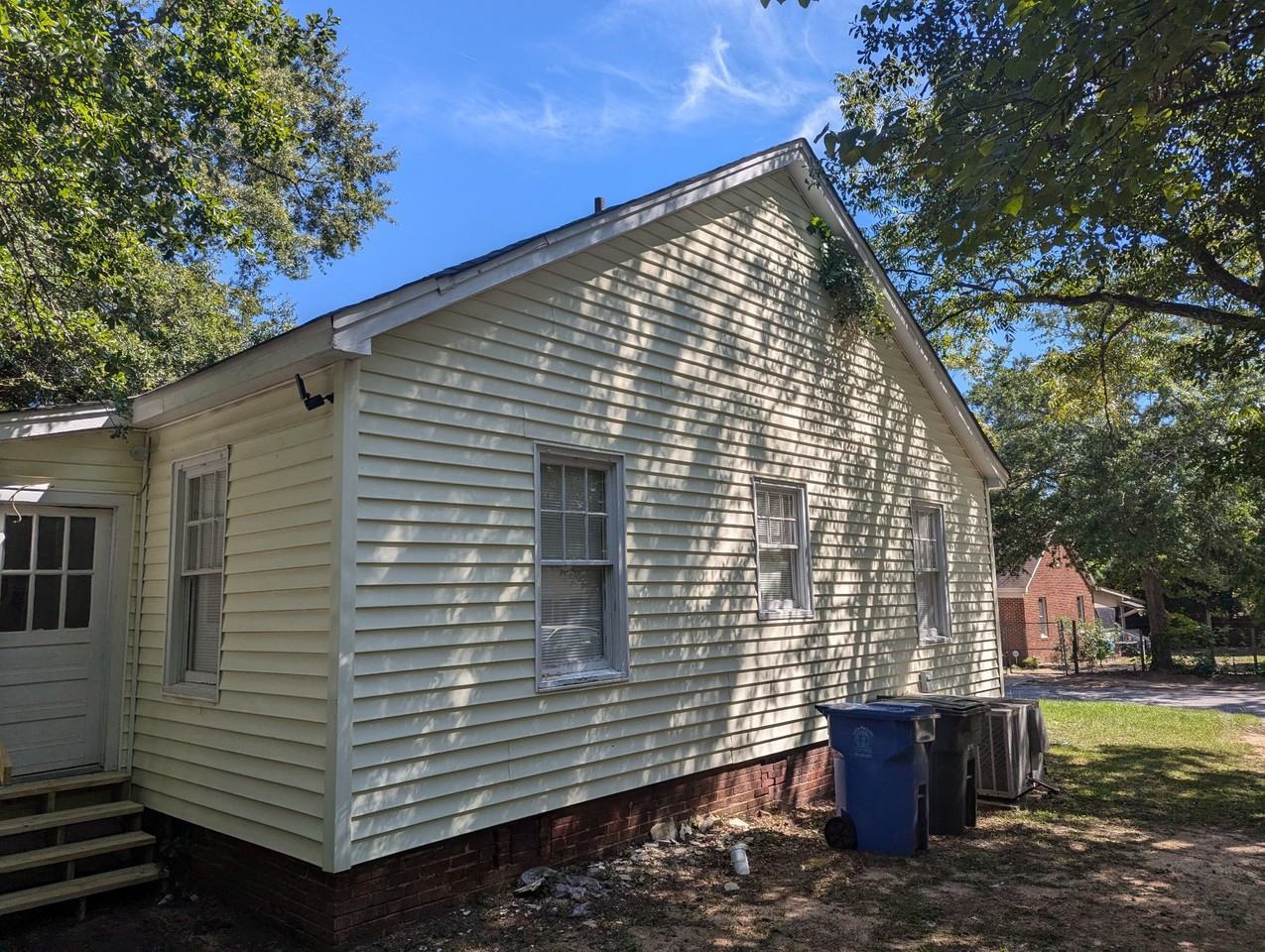 1215 Marsteller Ct - Photo 3 of 17