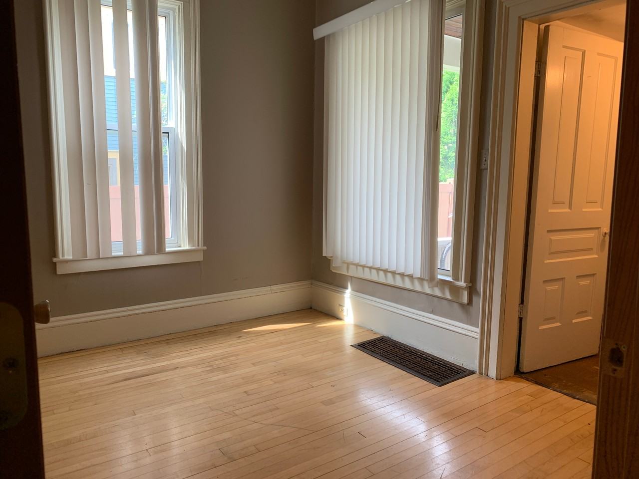 1015 5Th Ave - Photo 3 of 11