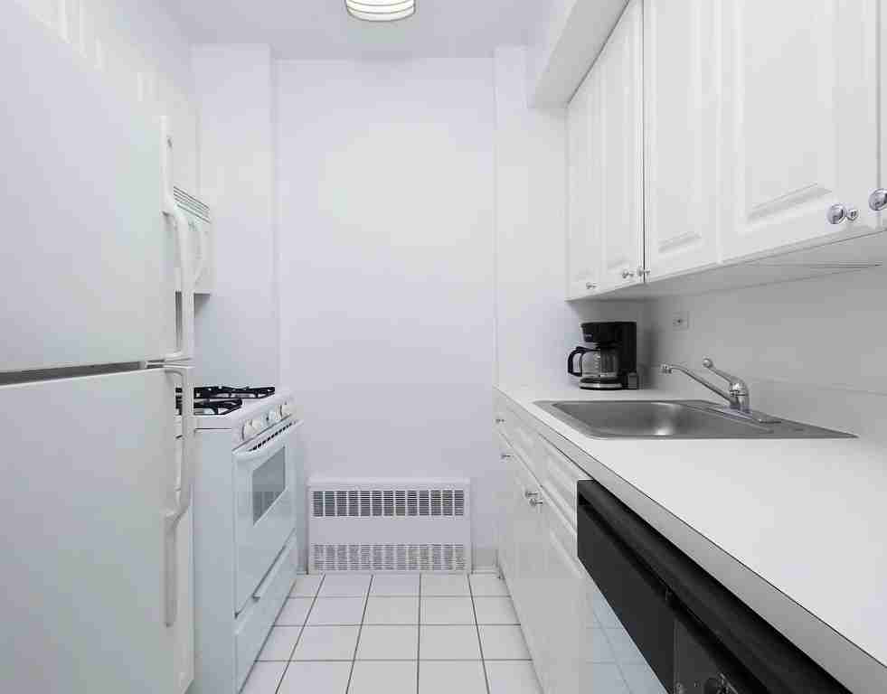 W 55th St #3G - Photo 3 of 10