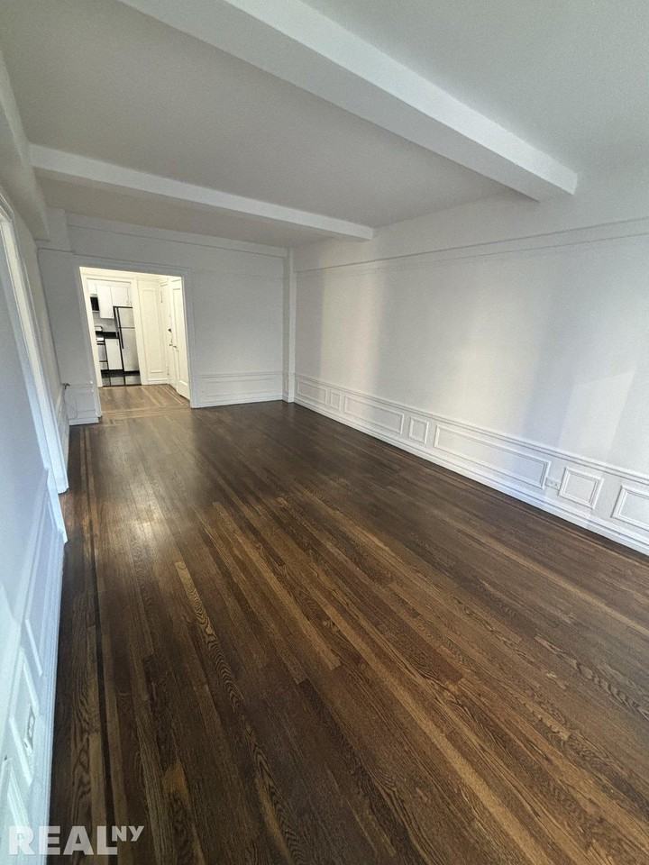 E 37th St #7A - Photo 3 of 17