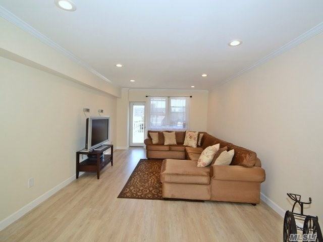 55 Monroe Boulevard #3L - Photo 4 of 13