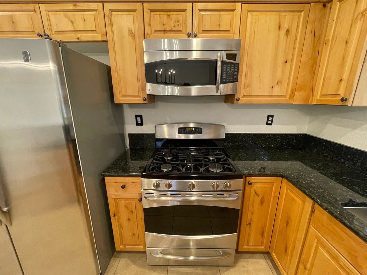 3720 Coastal St - Photo 5 of 16
