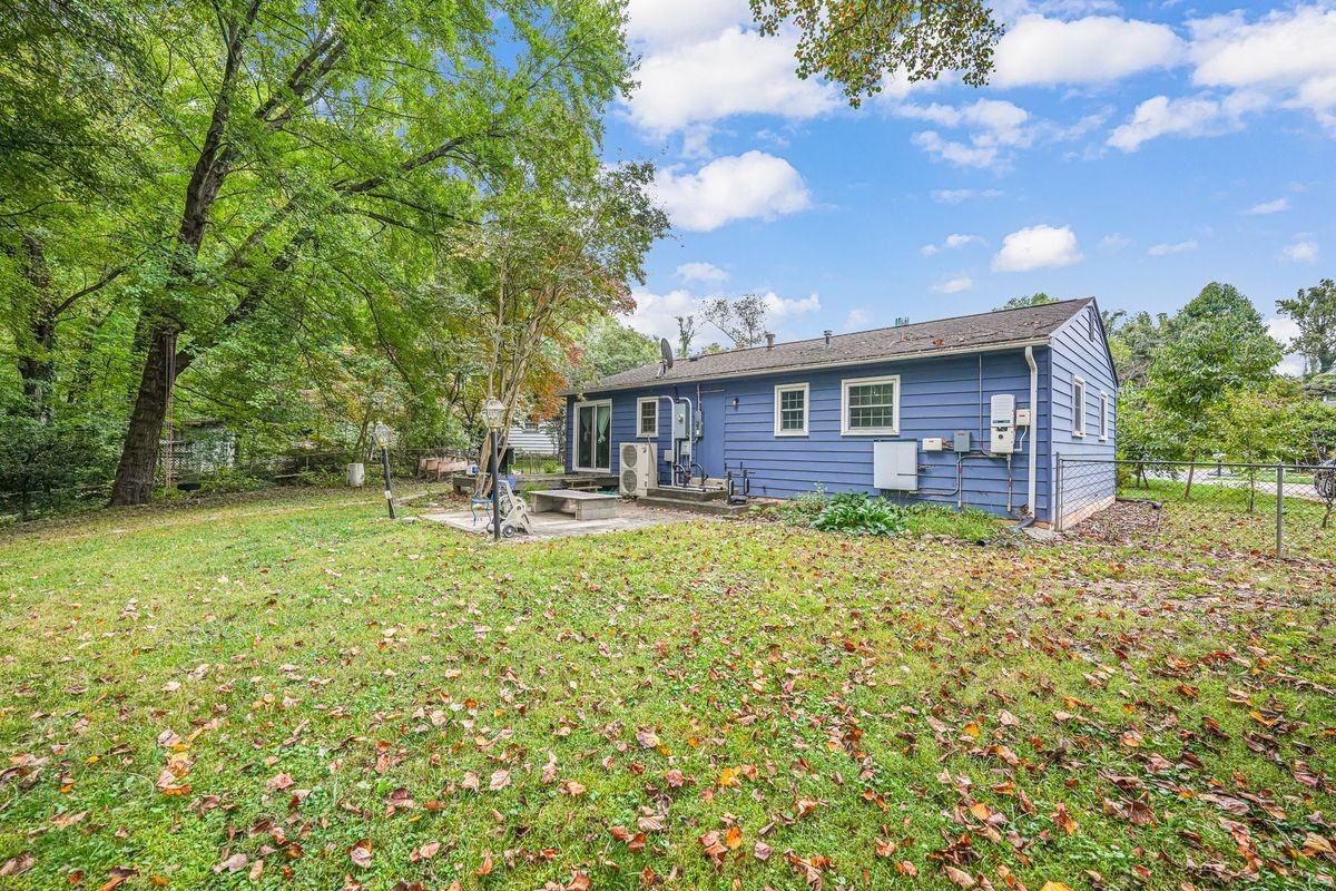 1911 Pice Pl - Photo 2 of 5