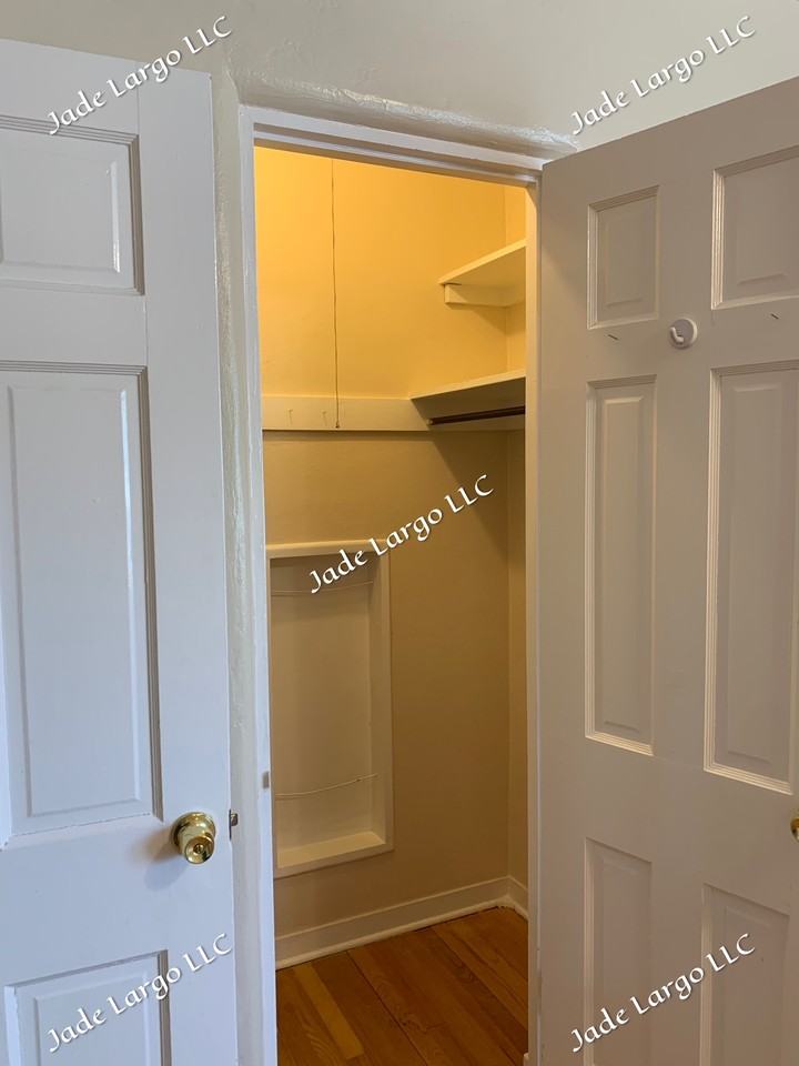 1606 Coal Ave Se #1606 - Photo 4 of 12