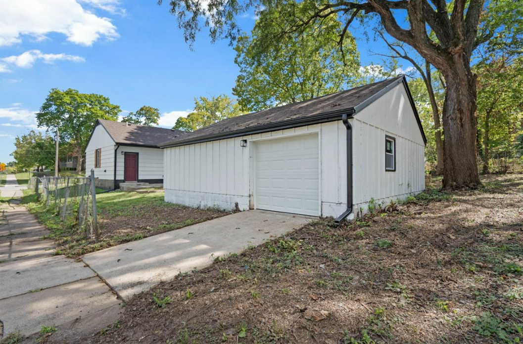 7000 Bales Ave - Photo 2 of 14