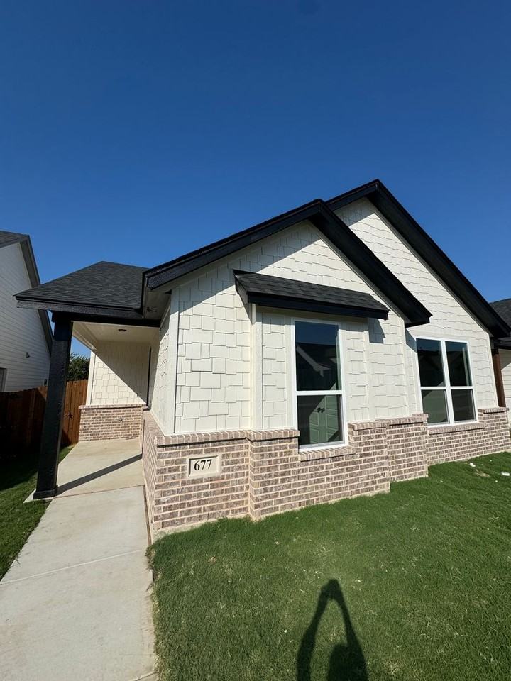 677 The Cottages Dr - Photo 3 of 23