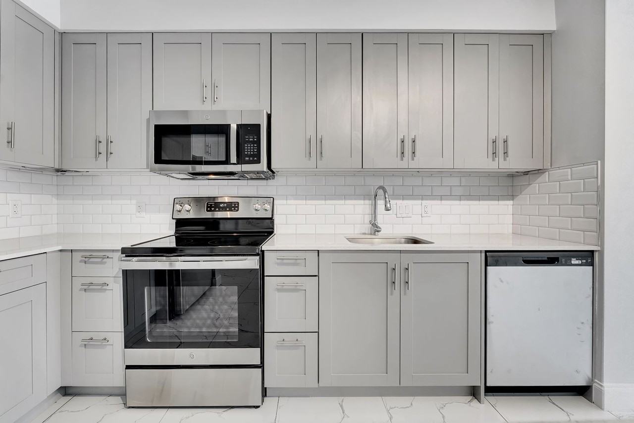 Boca Villas - Photo 4 of 30