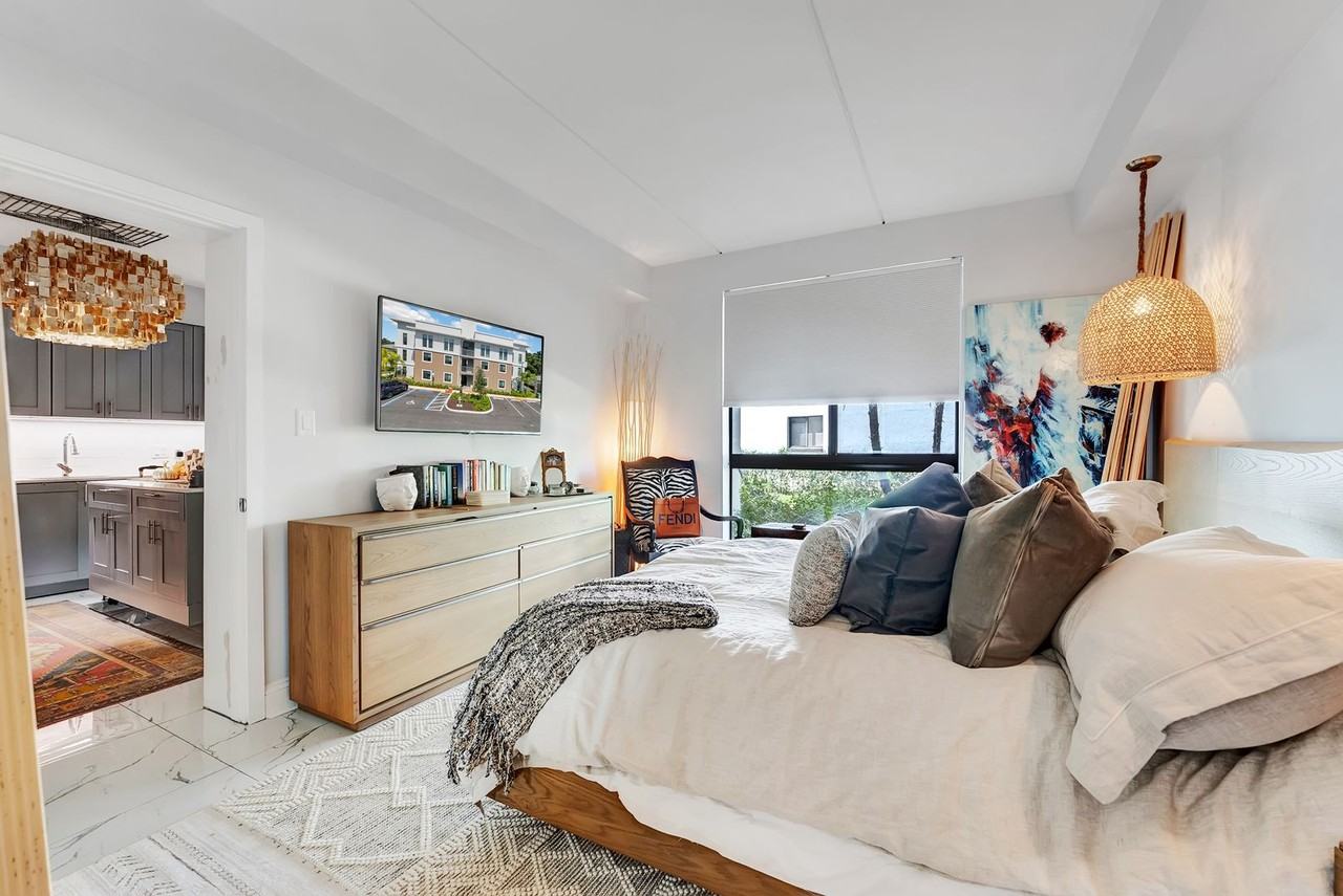 Boca Villas - Photo 5 of 30