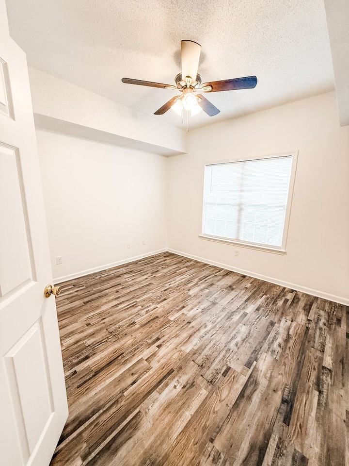 4623 Mcclelland Dr - Photo 2 of 7