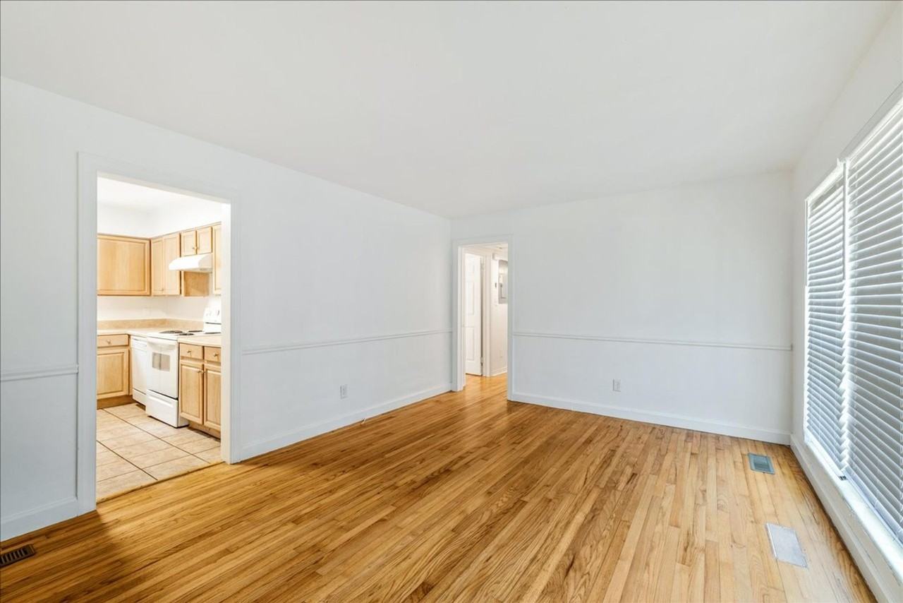 205 Juniper Dr - Photo 2 of 20