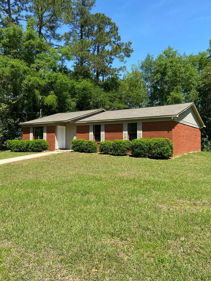 1856 Honeysuckle Dr - Photo 2 of 28