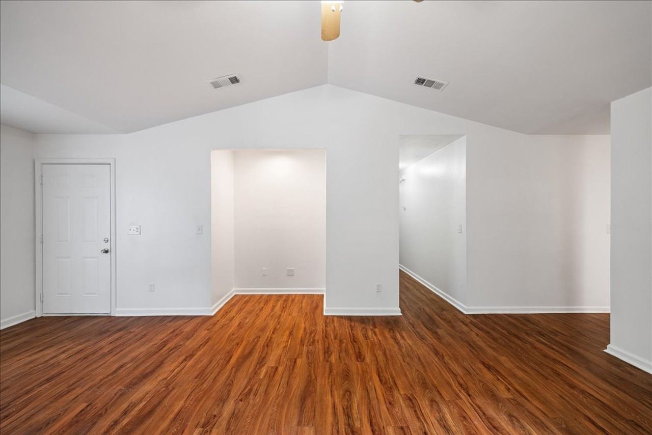1856 Honeysuckle Dr - Photo 5 of 28