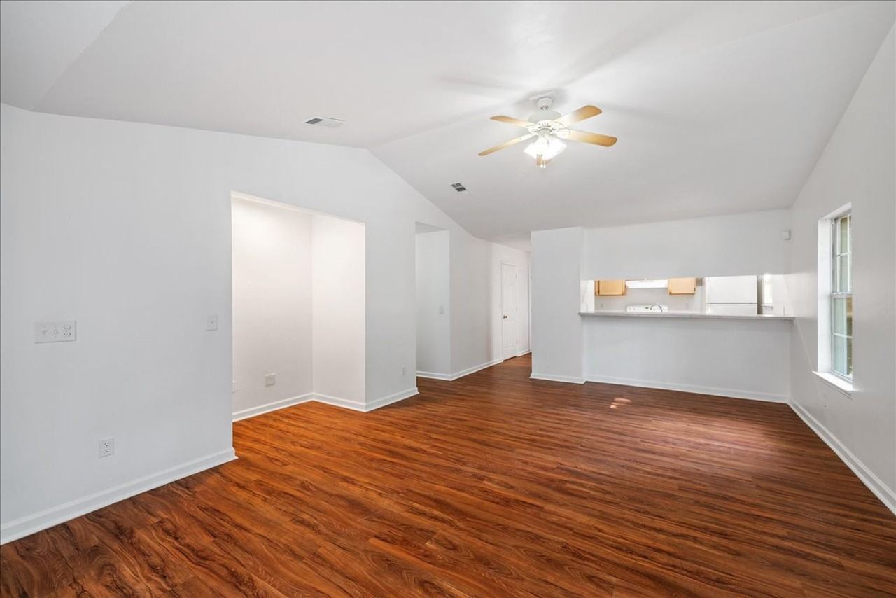 1878 Honeysuckle Dr - Photo 3 of 27