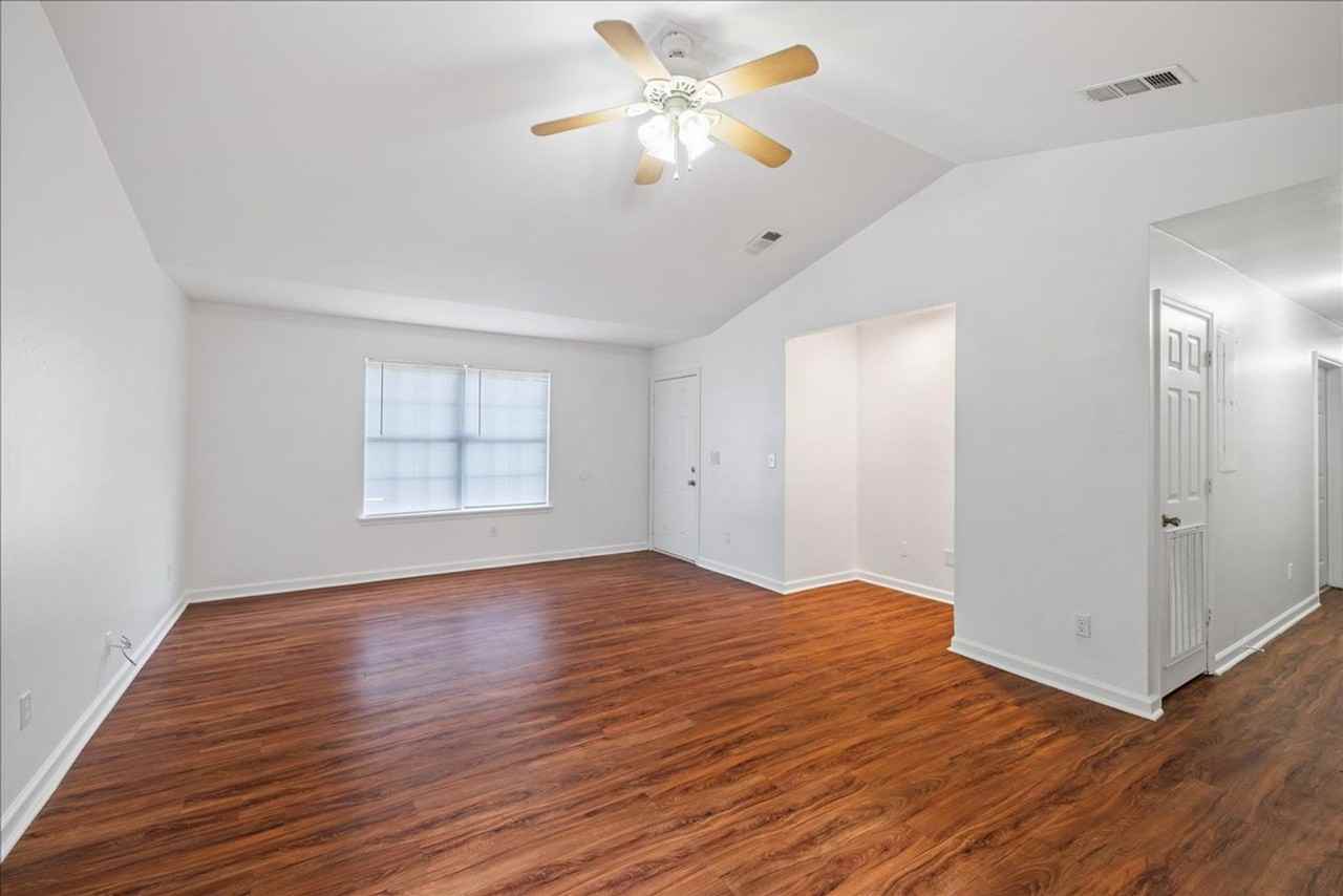 1878 Honeysuckle Dr - Photo 6 of 27