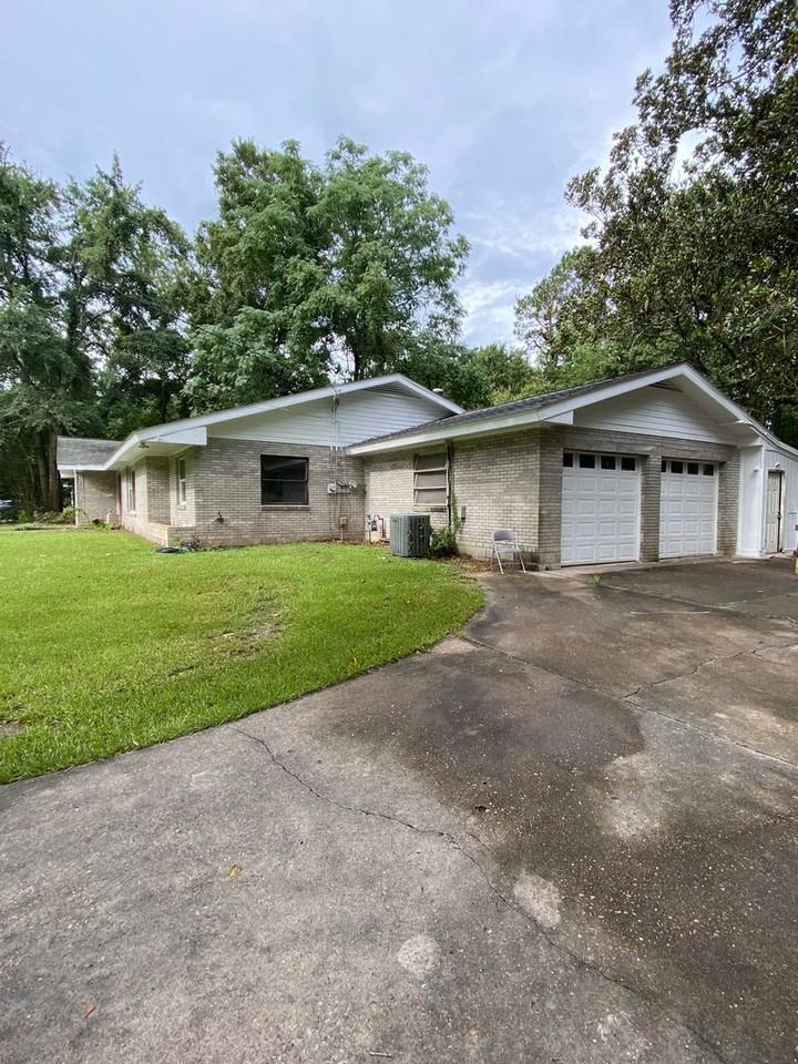 230 Westminister Dr