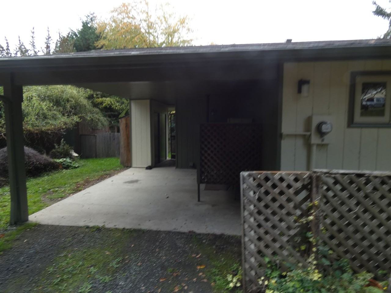 3322 Upland Ln - Photo 3 of 14