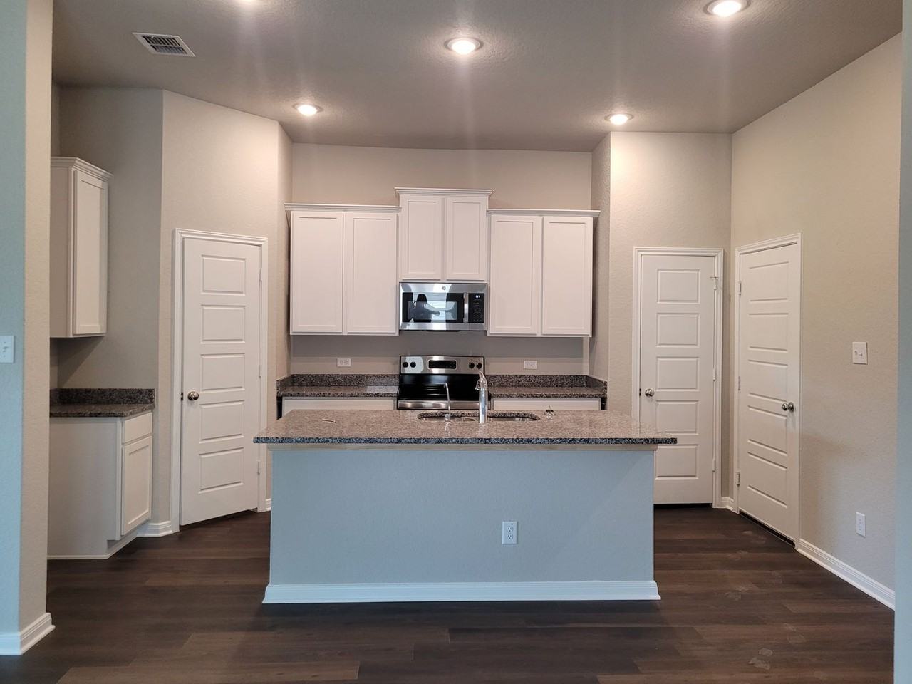 1108 River Wood - Photo 4 of 14