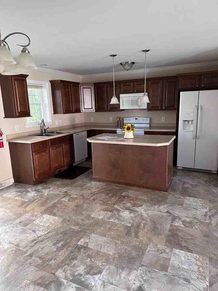 298 Timberwood Trl - Photo 3 of 14