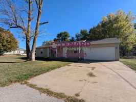 featured image of 406 East Division Street