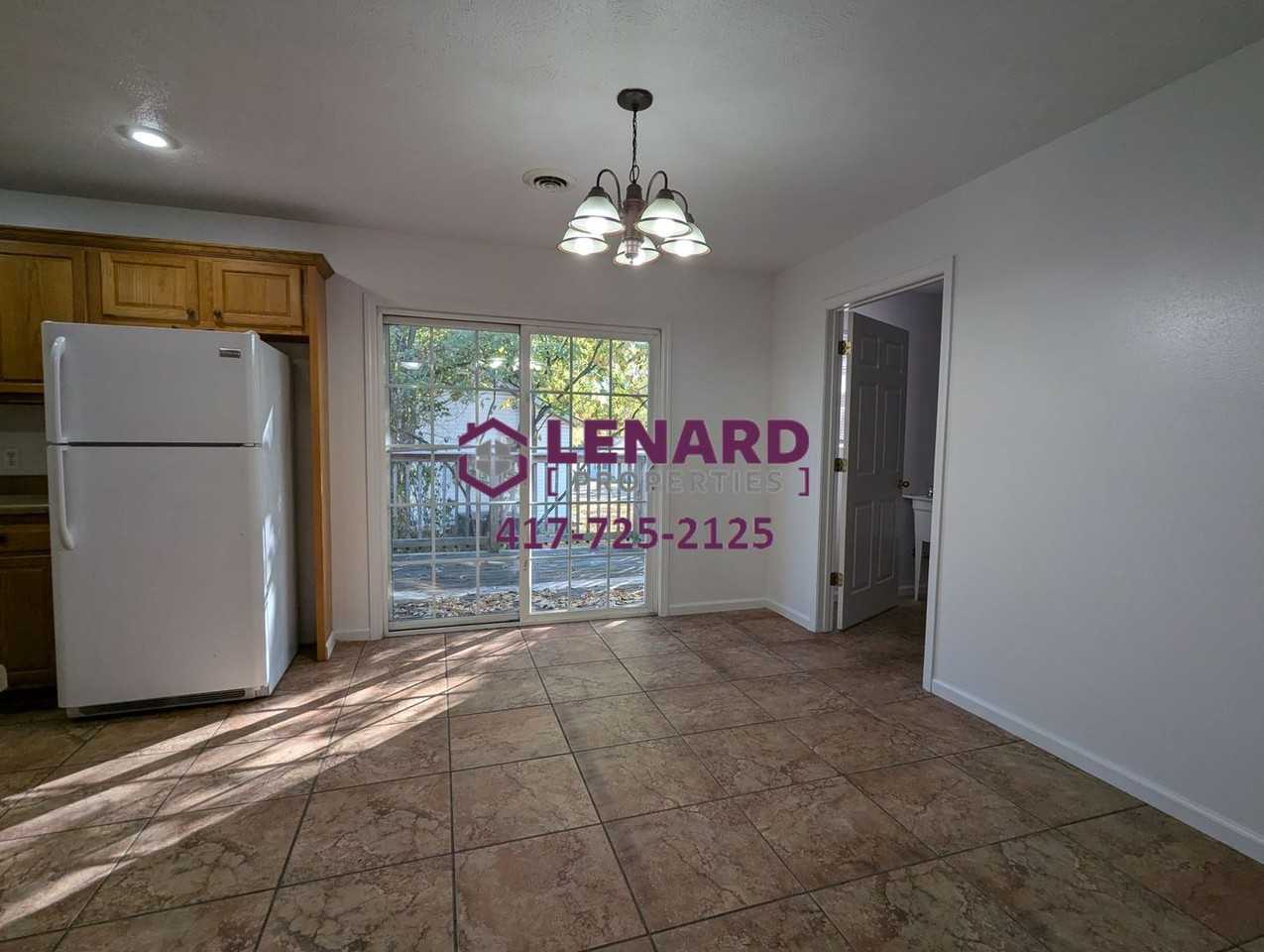 406 East Division Street - Photo 5 of 17